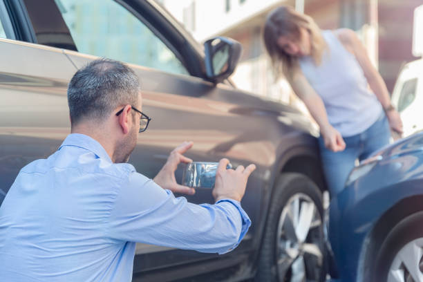 Professional Full Coverage Car Insurance technician working in Center Point, IA